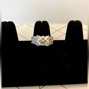 Beautiful CZ ring size 6